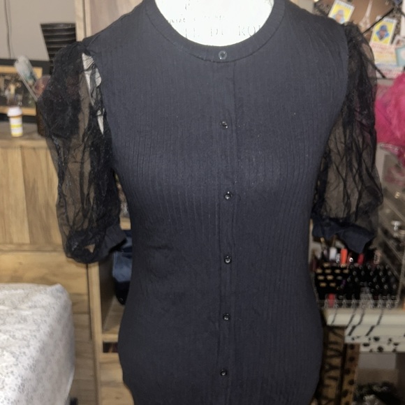 Black Ribbed Midi Dress with Puff Sleeves and Hem - Picture 2 of 7